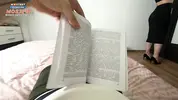 подруга собирается на гульки в клуб