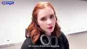 попросила разделить номер
