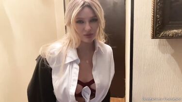 Posh Spicy: Пришла к бородатому преподу домой ради пятерки, а он сунул член в жопу