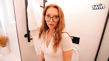 Lily Cute: Соседка с овуляцией обслужила стояк и дала кончить внутрь, лишь бы вел себя потише