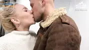 в порыве страсти на подходе домой
