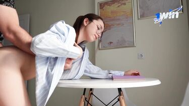 Русская ебля на боку: Училка Валерия трахается с 11-классником на репетиторстве