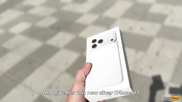 Пикап: Русский пикапер дарит новый iPhone незнакомке за прогулку с кончой на лице