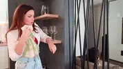мачеха спалила пасынка за дрочкой члена