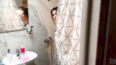 Мачеха Алина в душе попросила потереть спину и получила хуй до стонов