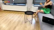 молодая мачеха флиртует с пасынком