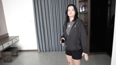 Kate Koss: Студентка торгует пиздой за скидку на аренду хаты