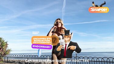 Endorphin Baby: Спортсменка с силиконовыми сиськами ебется с незнакомцем после пробежки