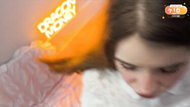 Сквирт: Альтушка сквиртит на геймера и ебется с ним в очко