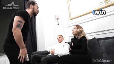 Хардкорное наказание для изменщицы Беллы Мур с помощью МЖМ