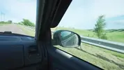 телка подвозит женатика и разводит его на измену