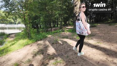 Мама друга: Зрелая мамка соблазнила на секс молоденького дружка своего сына