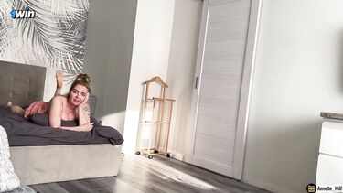 Рускую между сисек: Нашла утешение на члене пасынка после ссоры с мужем