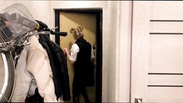 Annette_Milf: Злая зрелая хозяйка квартиры приехала за оплатой и получила хуй в пизду