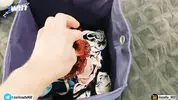 взял белье мачехи и стал дрочить