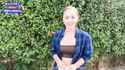 девушка знакомится с новым соседом