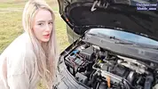 незнакомец помог отремонтировать авто