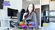 брюнетка в халате соблазняет друга мужа
