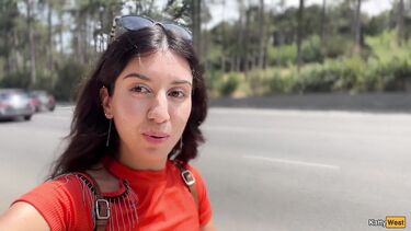 Публичный минет в кустах и безумная прогулка со спермой на лице