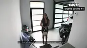 напросилась в туалет к холостому соседу