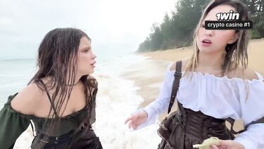 Пиратки взяли в плен моряков и потрахались на пляже