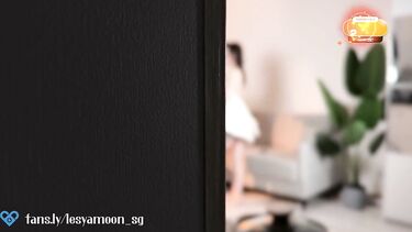 Трахается с соседом, разговаривая по телефону с мужем