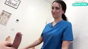 массажистка смазала хуй и подрочила