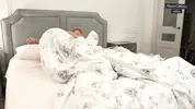 рыжая девка сосет хуй любимому