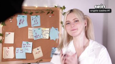 Частное видео с блондинками: Мечты сбываются! Студентка получила желанный большой хуй