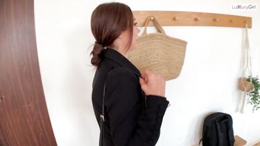 Репетиторша Кристина похвалила иностранца сексом за успехи в русском языке