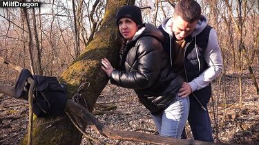 Мой брат купил себе новый айфон, и в честь этого поимел меня в жопу в лесу